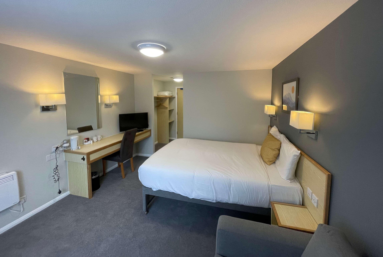 Bathroom 4, Days Inn by Wyndham Sedgemoor M5, Somerset
