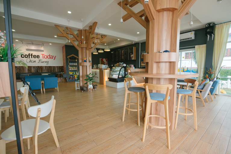 Food & Drinks 5, Reaun Chomdao Resort, Chom Bung