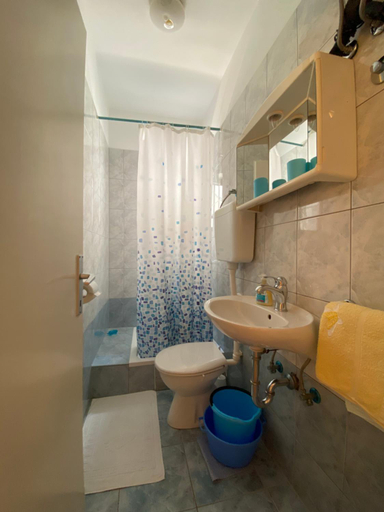 Bathroom 3, One bedroom apartment Simicic, Lopar/Supetarska Draga