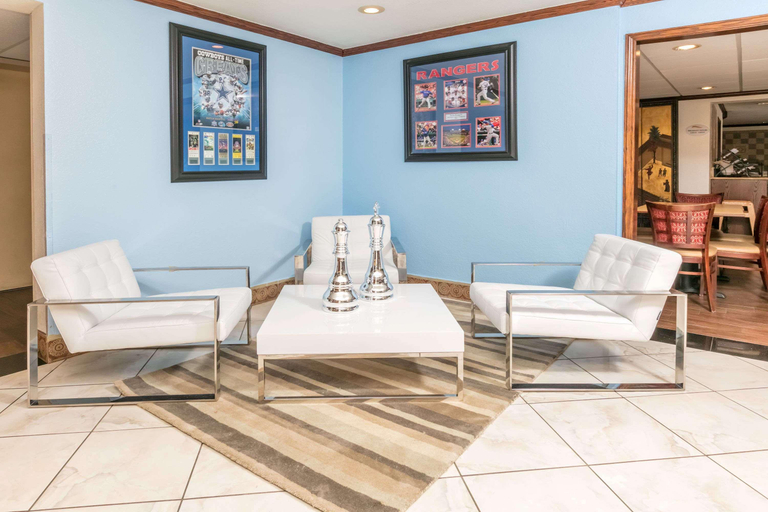 Public Area 2, Baymont by Wyndham Arlington At Six Flags Dr, Arlington