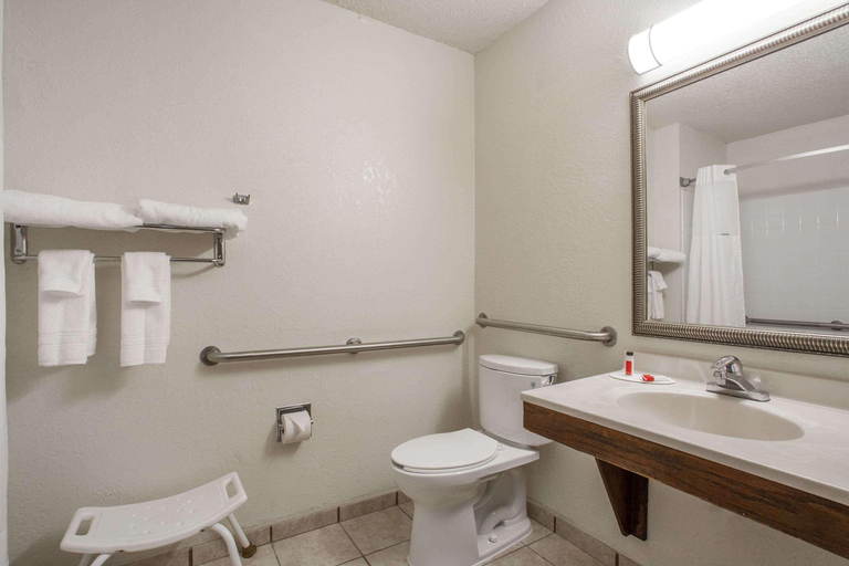 Bathroom 4, Super 8 by Wyndham College Park Wash DC Area, Prince George's