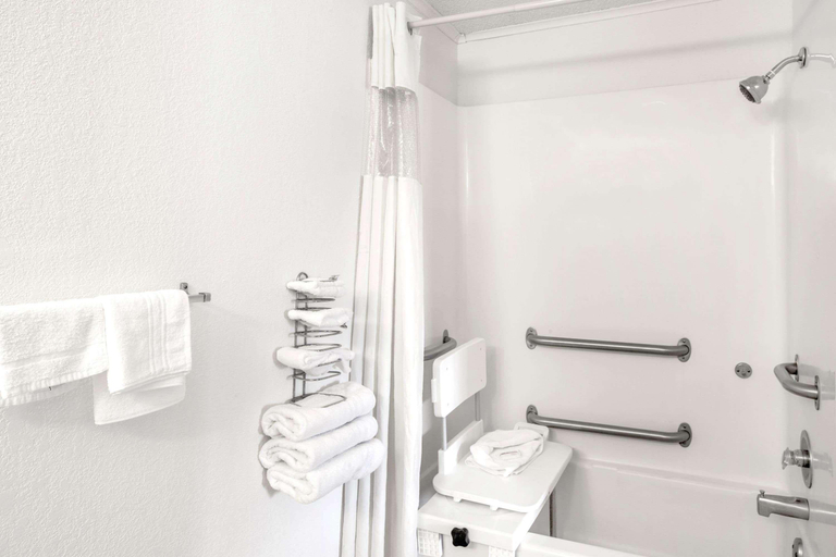 Bathroom 4, Howard Johnson by Wyndham Wilmington, New Hanover