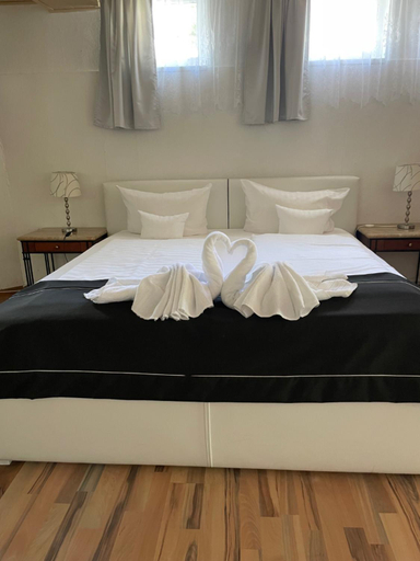 Bedroom 2, Hotel Schafer, Siegen-Wittgenstein