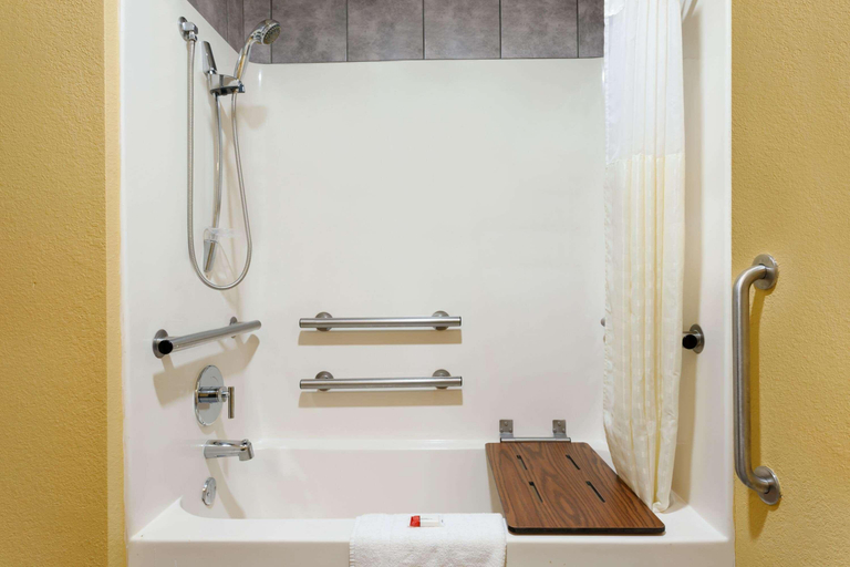 Bathroom 5, Super 8 by Wyndham Olive Branch, Desoto
