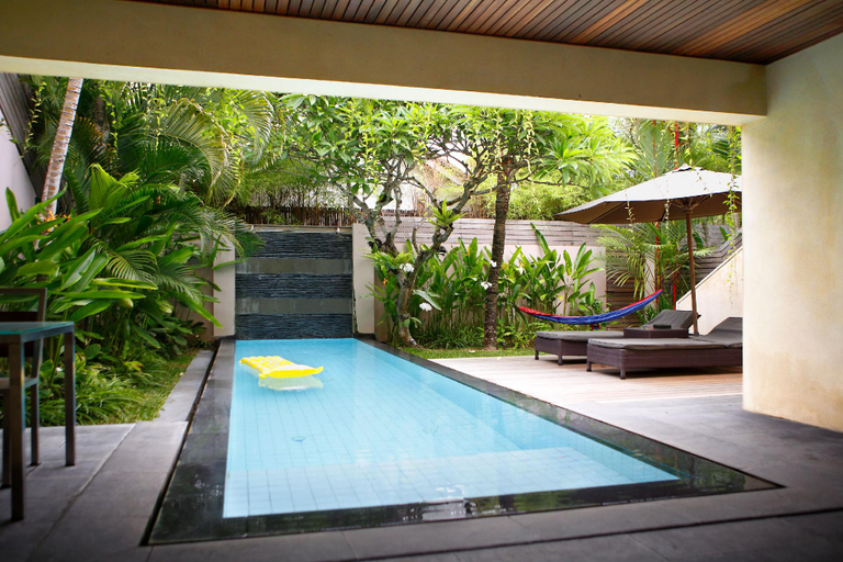 Swimming Pool 2