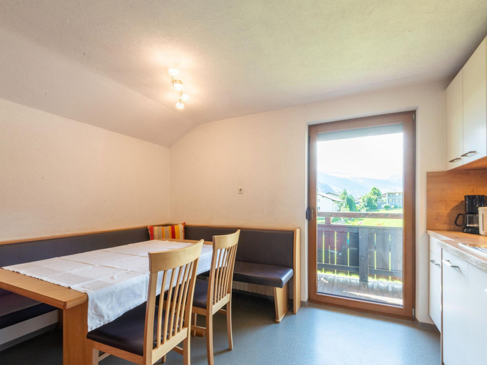Others 5, Apartment in Tyrol near Ski Lift, Schwaz