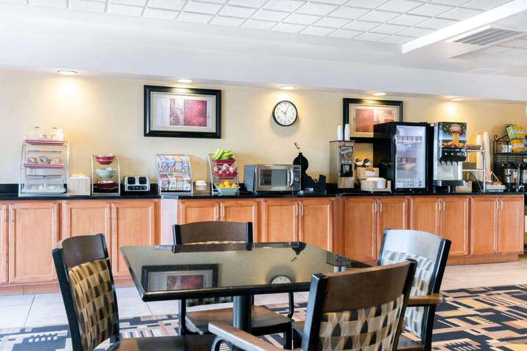 Food & Drinks 5, Wingate by Wyndham Dayton - Fairborn, Greene