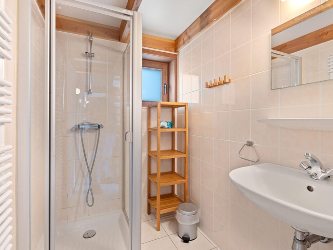 Bathroom, Nice holiday home by the sea, West-Vlaanderen