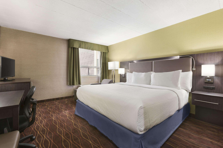 Bedroom 2, Days Inn by Wyndham Ottawa, Ottawa