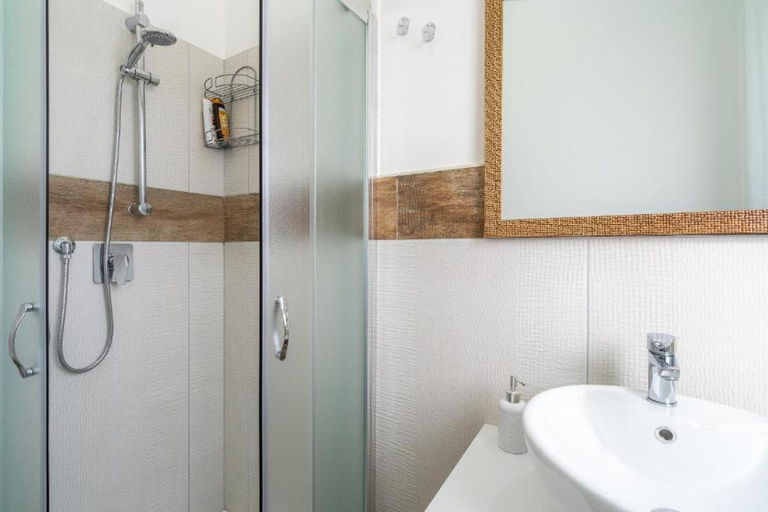 Bathroom 4, Agri Lemon Green, Syracuse