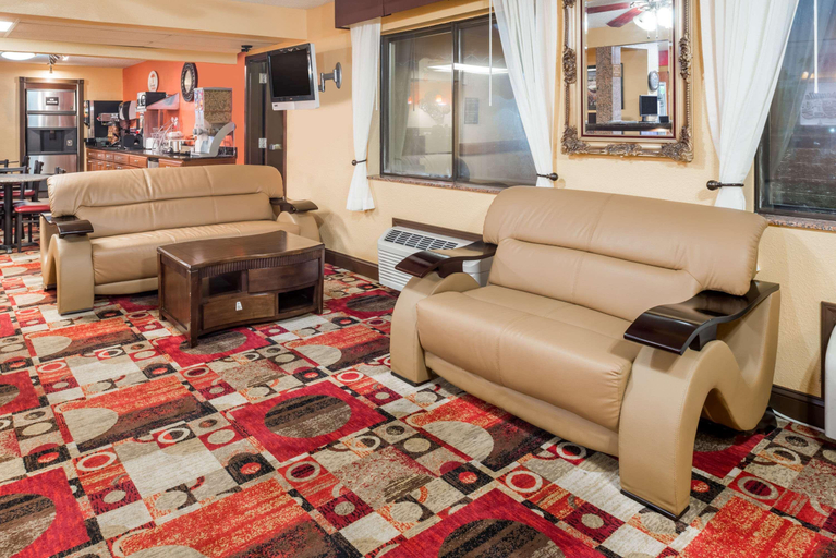 Public Area 2, Super 8 by Wyndham Jacksonville, Morgan