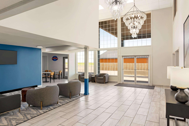 Public Area 2, Baymont by Wyndham Blackwell I-35, Kay