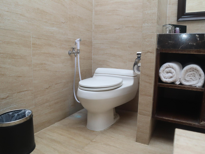 Bathroom 10