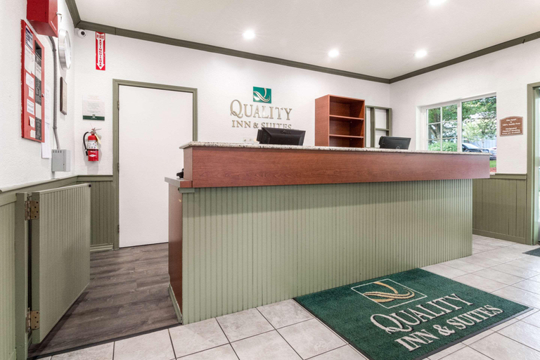 Public Area 2, Quality Inn & Suites Bainbridge Island, Kitsap