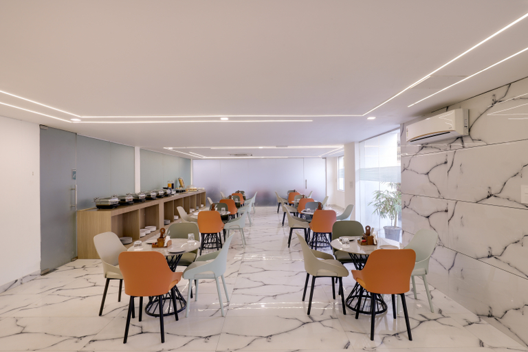 Food & Drinks 4, Hoften Sukh Vasa, Sector 51 Gurgaon, Gurgaon