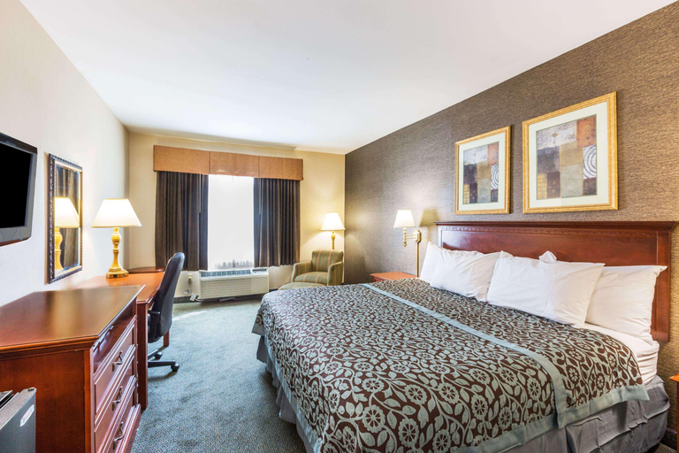 Bedroom 3, Days Inn by Wyndham Budd Lake, Morris