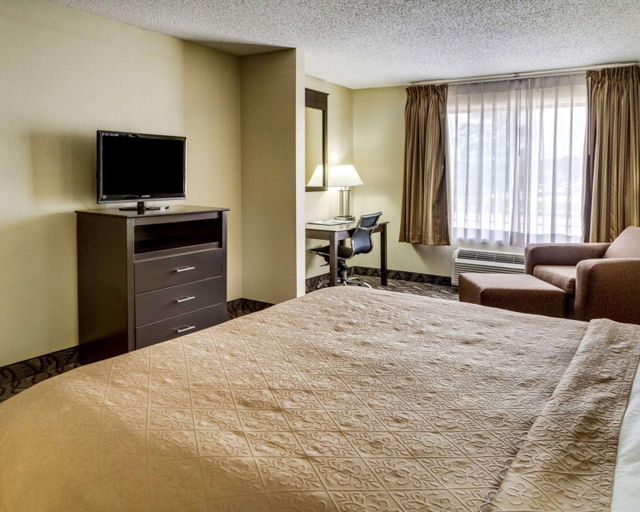 Bedroom 3, Quality Suites Baton Rouge East - Denham Springs, East Baton Rouge