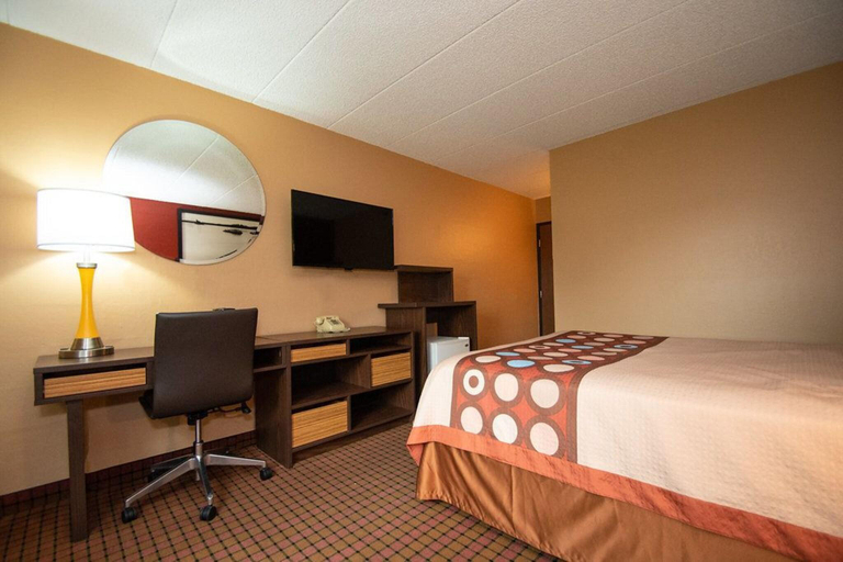 Bedroom 4, Super 8 by Wyndham Brooklyn Center/MPLS, Hennepin
