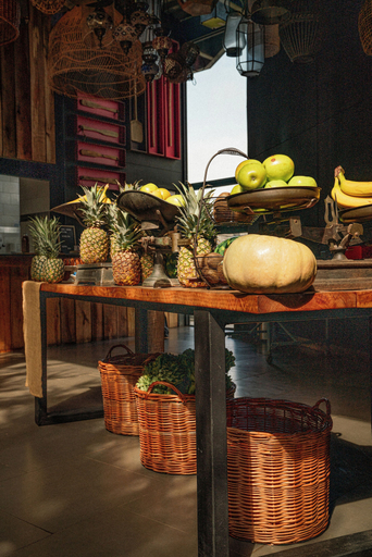 Food & Drinks 5, Taka Matanzas, Cardenal Caro
