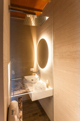 Bathroom 4, Podere Pietravento, Livorno