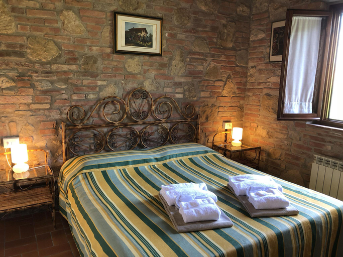Others 5, Tuscany Stay with Pool, Florence