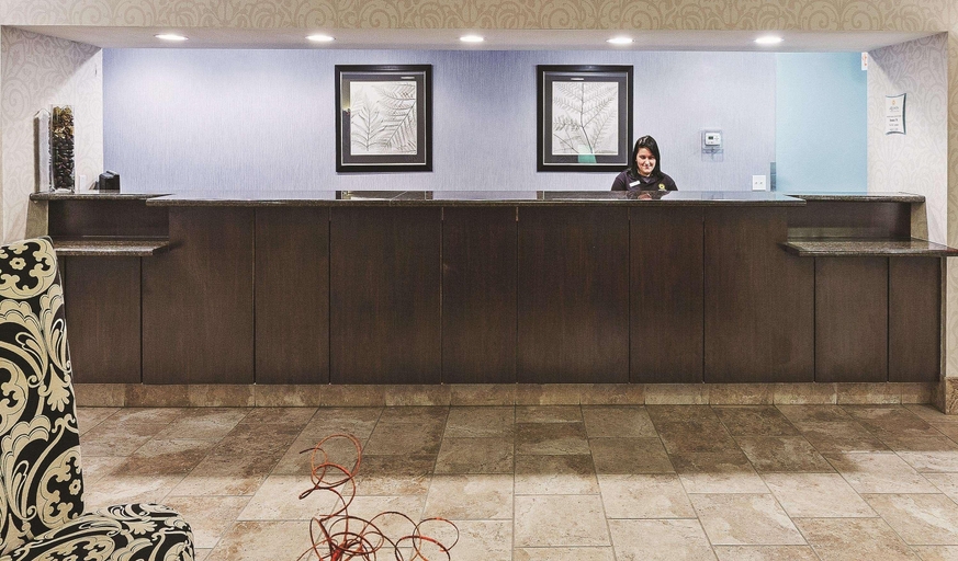 Public Area 2, La Quinta Inn & Suites By Wyndham Decatur, Wise