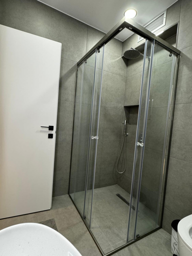 Bathroom 3, Prive Luxury Apartments -City Center & Seaside in 1, Vlorës