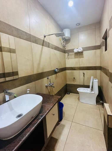 Bathroom, Riverbliss - River Retreat with Private Pool, Alappuzha