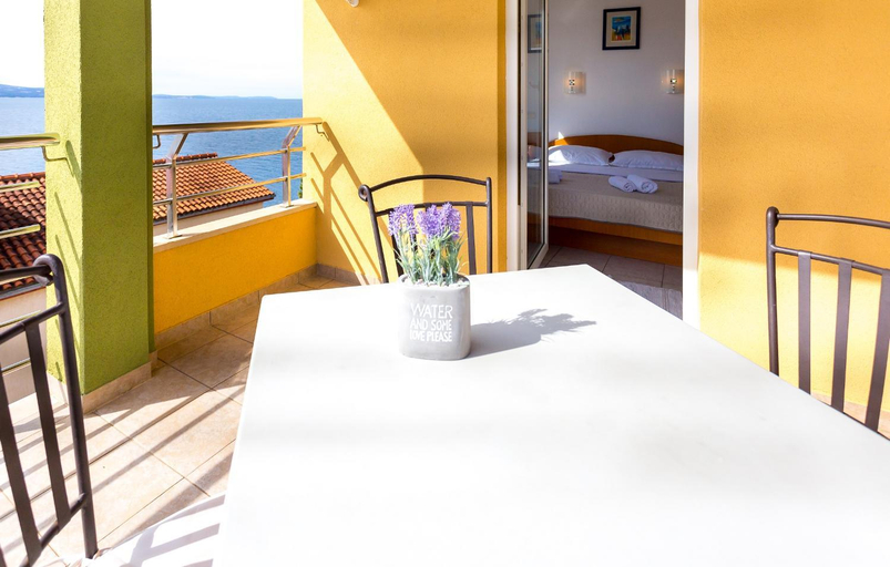 Others 3, AGA beach suites, Omiš