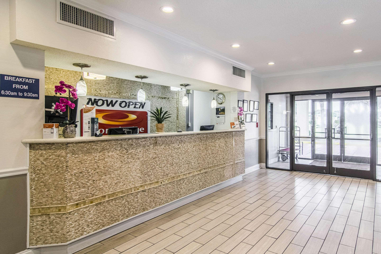 Public Area 3, Econo Lodge Darien, McIntosh
