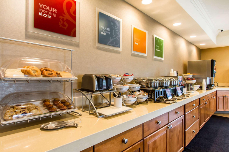 Food & Drinks 5, Comfort Suites Mattoon East, Coles