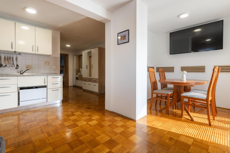 Others 5, Apartments Leonid, Zagorska Sela
