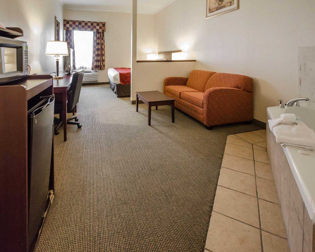 Bedroom 3, Quality Suites Jeffersonville Area, Clark