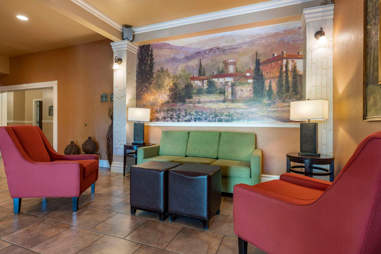 Public Area 2, Comfort Inn & Suites Ukiah Mendocino County, Mendocino