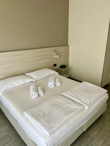Bedroom 2, Hotel Astoria, Verona