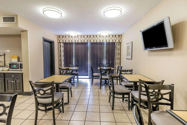 Food & Drinks 5, Quality Inn Savannah I-95, Chatham