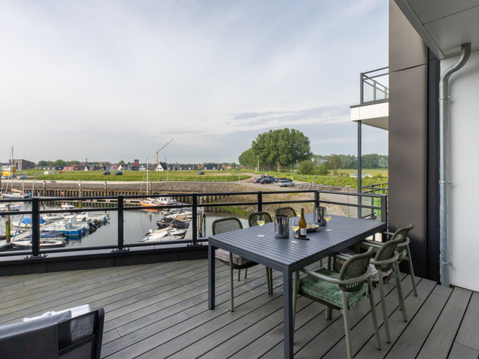 Others 4, Apartment in Sint-Annaland near Beach, Tholen