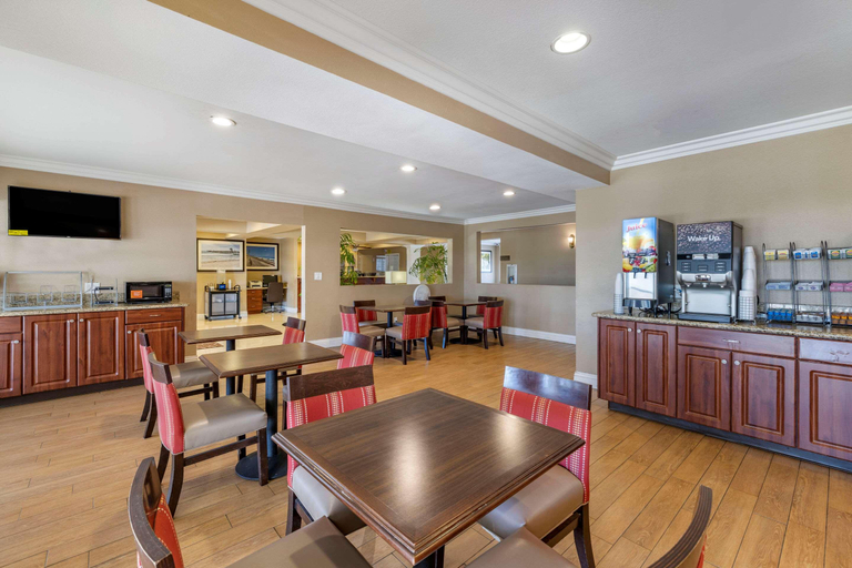 Food & Drinks 5, Comfort Suites San Clemente Beach, Orange