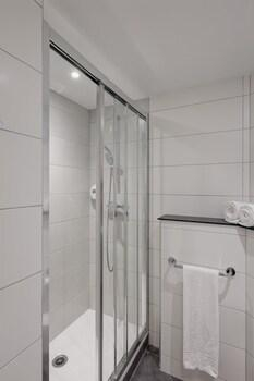 Bathroom 9