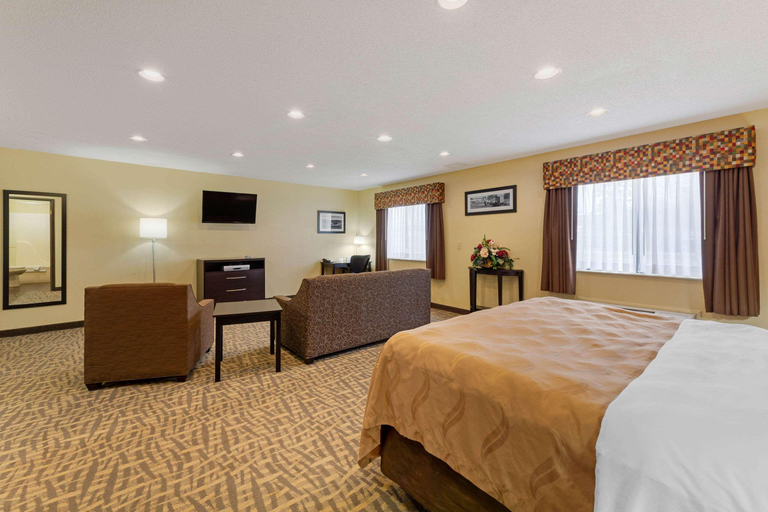 Bedroom 4, Quality Inn Wooster, Wayne