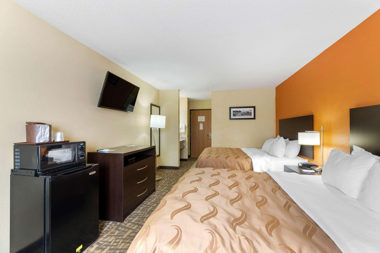 Bedroom 4, Quality Inn Wooster, Wayne