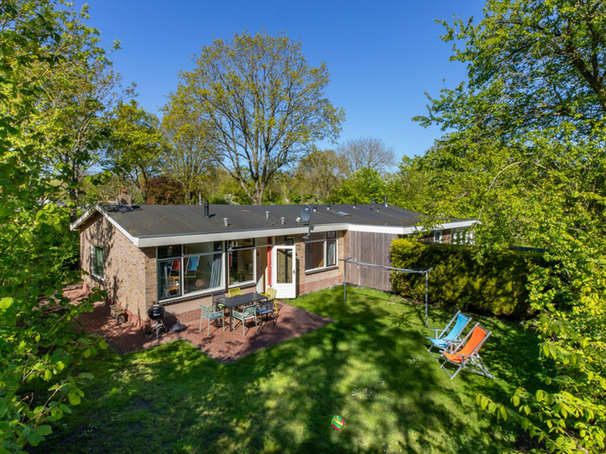 Others 5, Bungalow near Dutch Beach with Garden, Veere