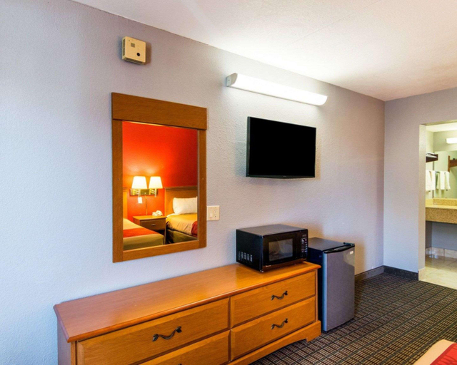 Bedroom 4, Econo Lodge Wichita Falls Downtown, Wichita