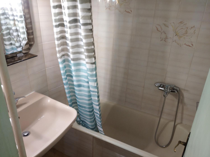 Bathroom, Kapandriti Rooms, Ionian Islands