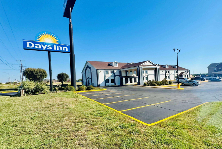 Exterior & Views 2, Days Inn by Wyndham Shawnee, Pottawatomie