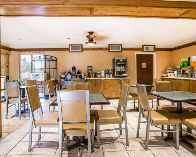 Food & Drinks 5, Quality Inn St. Robert - Ft. Leonard Wood, Pulaski