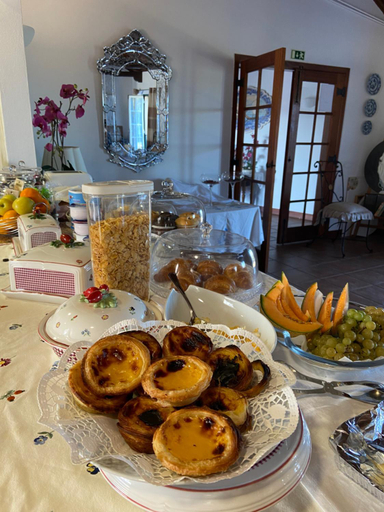 Food & Drinks