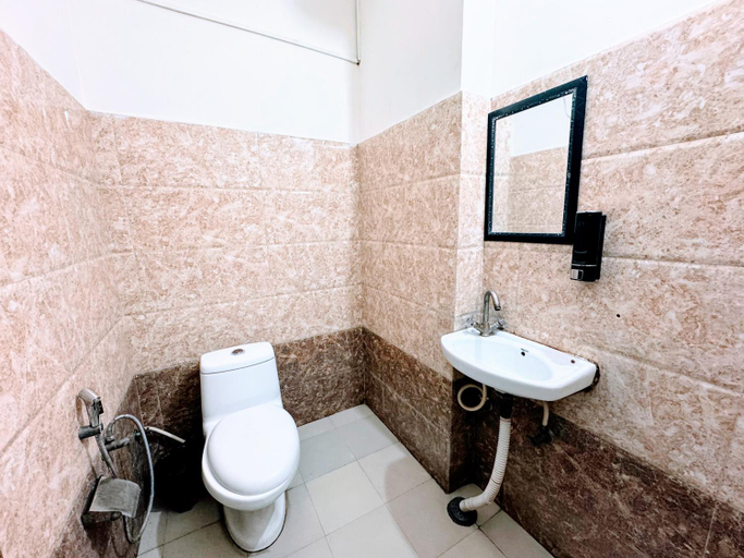 Bathroom 2, Backpackers Nest, Amritsar