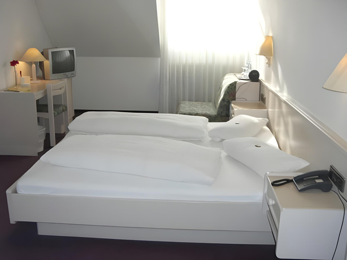 Bedroom 9