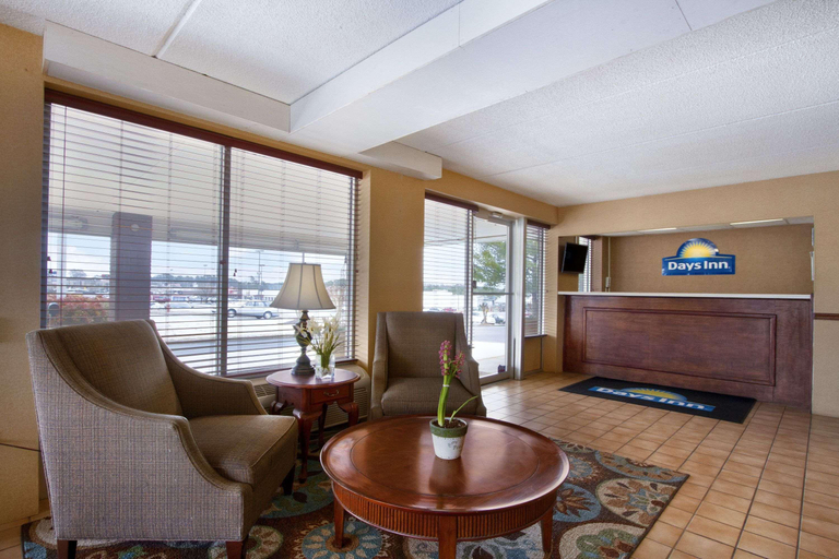 Public Area 2, Days Inn by Wyndham Seneca / Clemson Area, Oconee